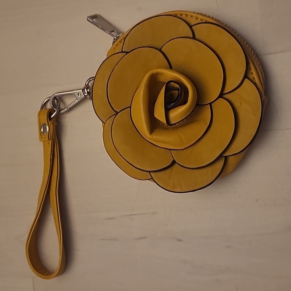 Y2K Unbranded Faux Leather Mustard Yellow Floral Wristlet - Picture 8 of 10